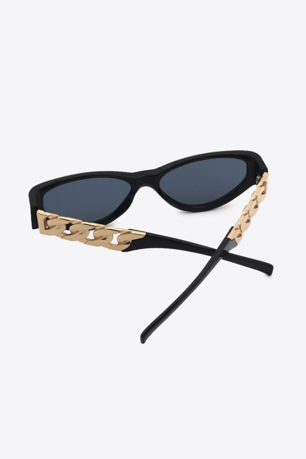 Rebellious Gal cat-eye sunglasses with chain temples black