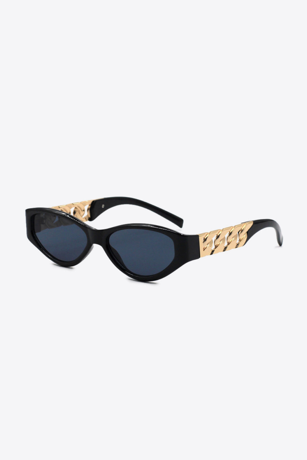 Rebellious Gal cat-eye sunglasses with chain temples