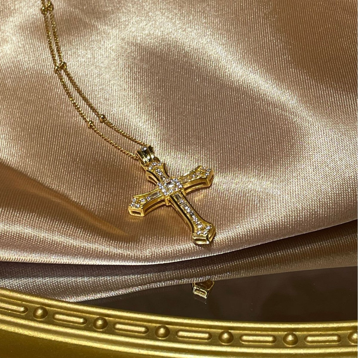 18K gold-plated cross pendant necklace with zircon accents on gold plate