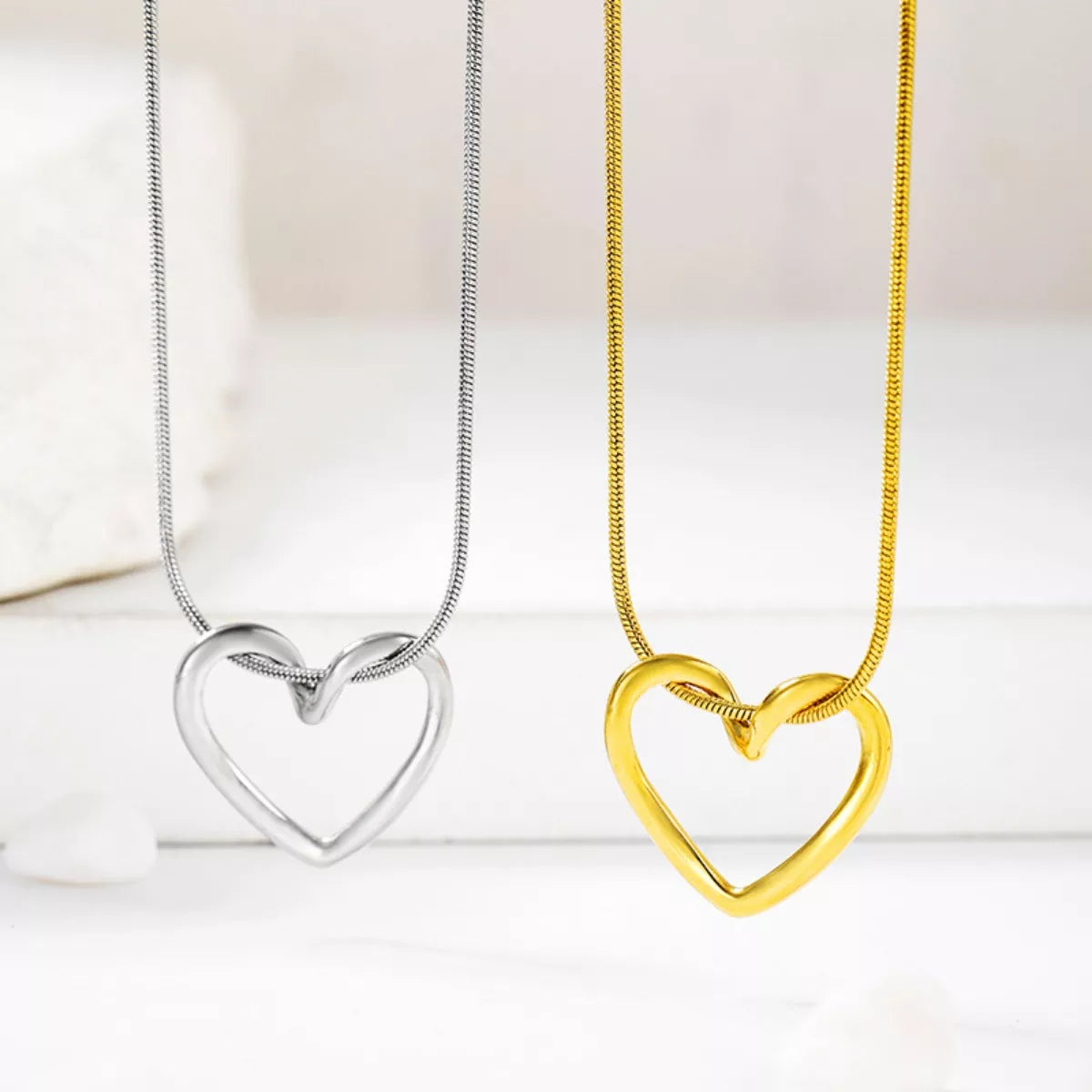 Side view adjustable heart necklace women trend dangling collarbone length 2026