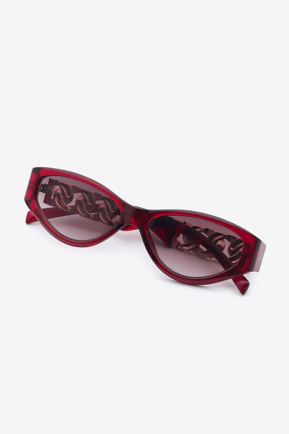 Acetate lens cat-eye sunglasses close-up