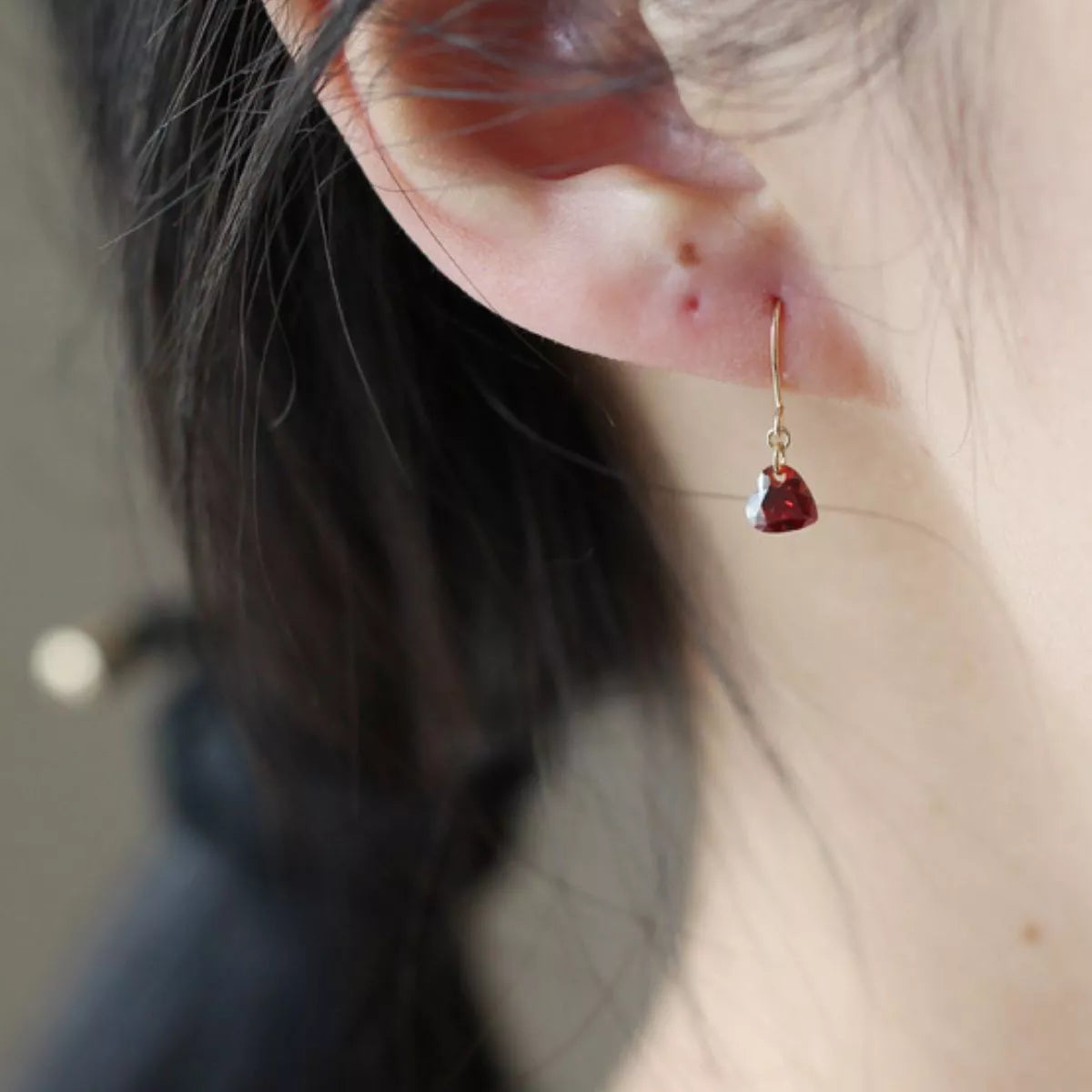 Rebellious Gal dangling heart earrings platinum plated zircon full side view