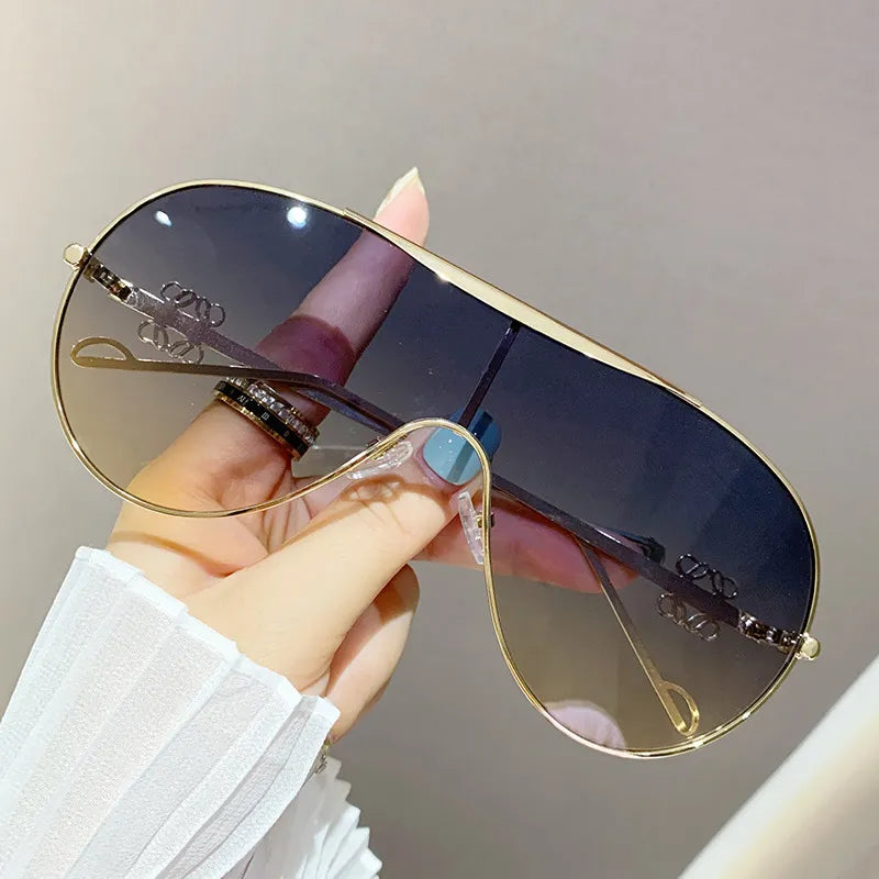 2026 trend gradient aviator shades with full UV protection white background