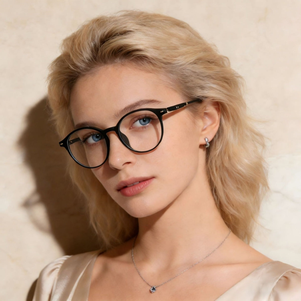Polycarbonate lens round glasses close-up