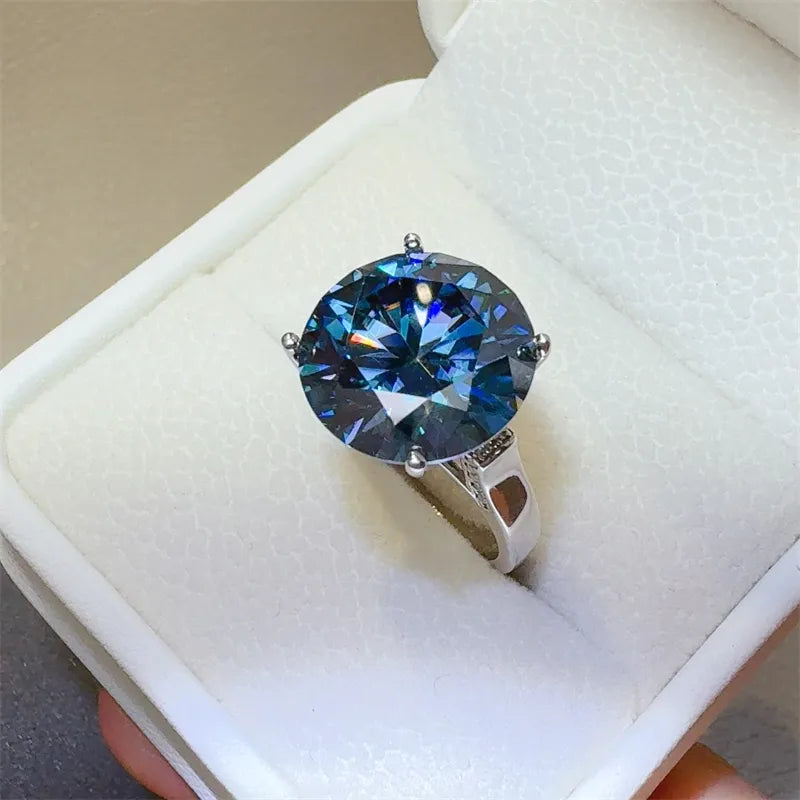 Bold 10 carat moissanite solitaire ring 925 sterling silver luxury look