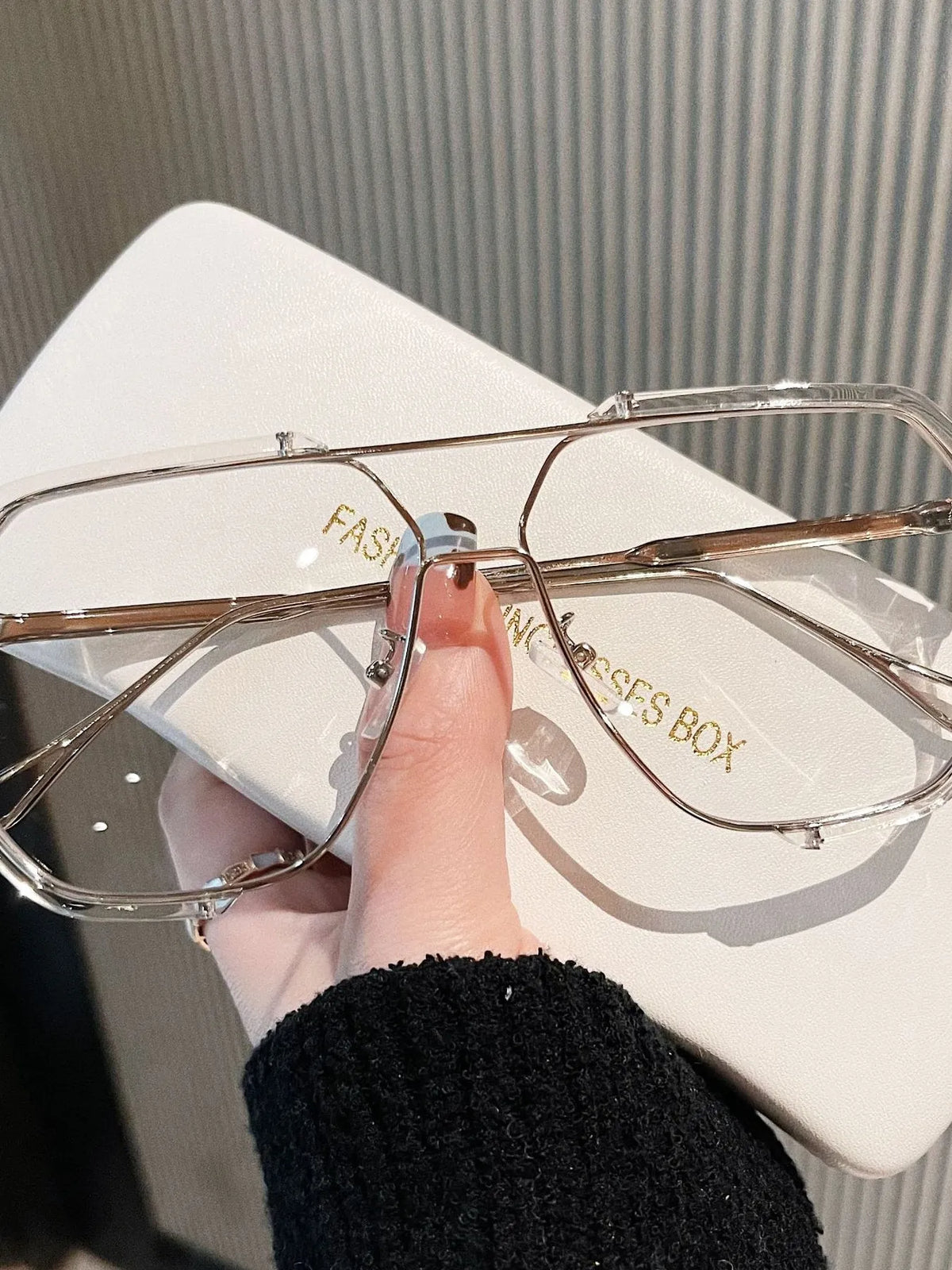 Edgy UV protection oversized eyewear for rebellious women side profile