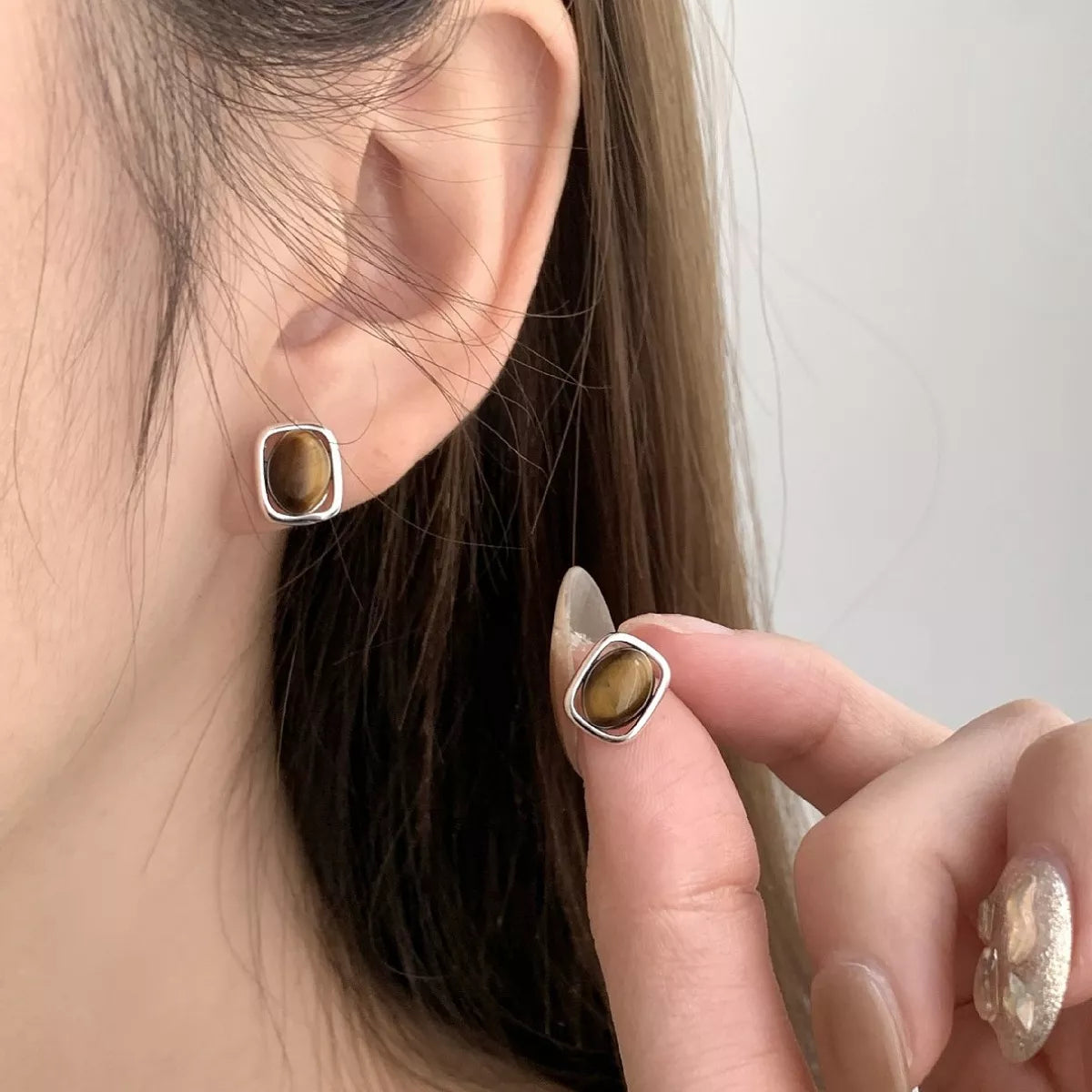 Square tiger eye earrings 18K gold plated 925 silver side view