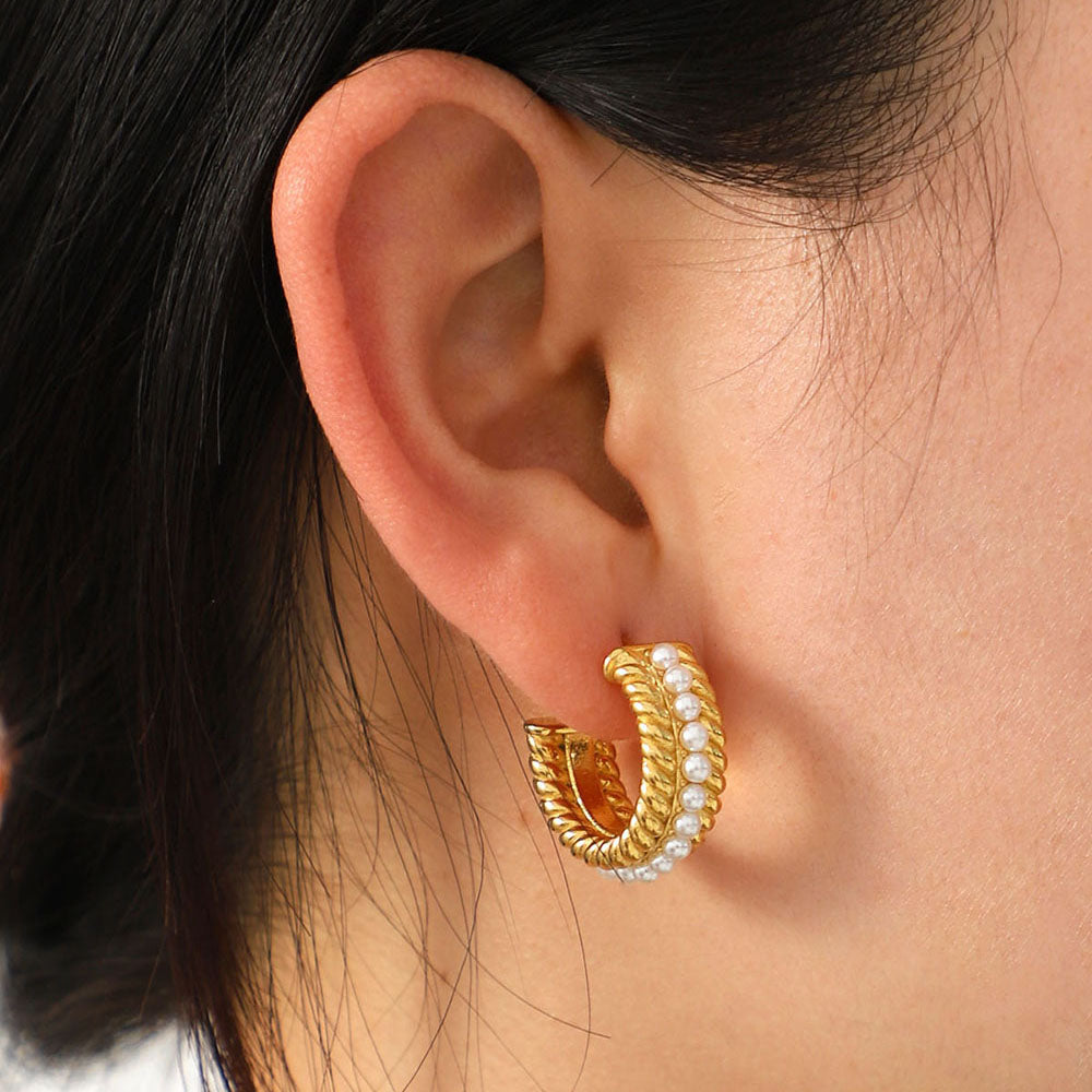 Elegant Pearl & 18K Gold-Plated Stud Earrings – Timeless Sophistication